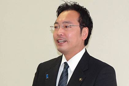 年頭のあいさつを行う国定三条市長