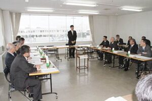 第1回燕市特別職報酬等審議会、委員はいったん持ち帰ってそれぞれの検討結果を次回23日の審議会で集約