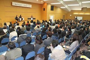 コミュニティデザイナーの山崎亮さんを講師に「三条まちなかトークライブ」(1)基調講演「地域を変えるデザイン」