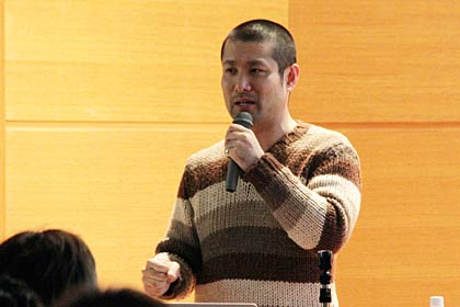 講師の山崎亮さんによる基調講演