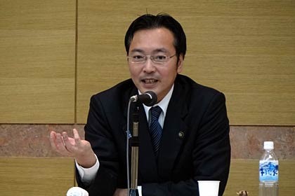 門脇厚司さんと対談した国定三条市長