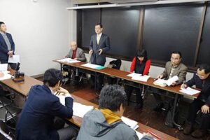 13日開かれた「私たちの三条市をつくる市民の会」と「小中一体校の問題を考える会」のパルム裁判についての説明会と一体校問題についての記者会見