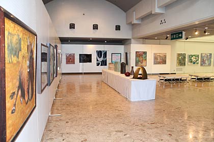 19日から23日まで加茂文化会館で開かれる第26回新春美術展