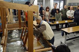 加茂市で始まった加茂紙の紙漉き技術保存振興事業