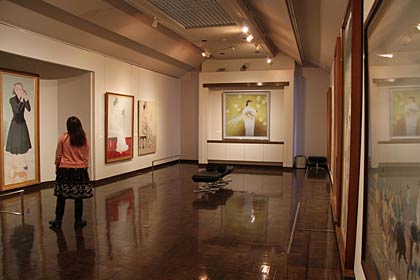 3月25日まで弥彦の丘美術館で開かれている「日本画岩田正巳展ー下絵から本画ー」