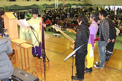 星野戸隠神社宮司による優勝祈願