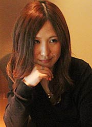 ライブ後もファンと交流する倉井さん