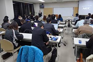 21日開かれた平成24年度三条商工会議所ITセミナー「パーソナルメディアを仕事に活かす!Facebookビジネス活用セミナー」
