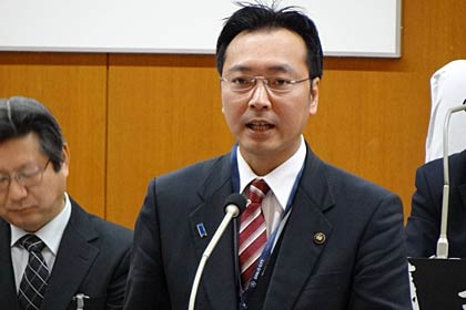 施政方針演説を行う国定市長