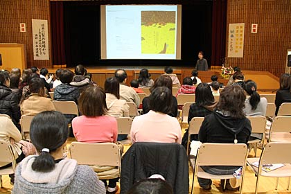 親子合わせて約80人が来場した