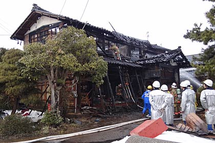  三条市芹山地内の火災現場
