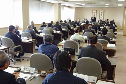 13日開かれた三条商工会議所の平成23年度第6回常議員会