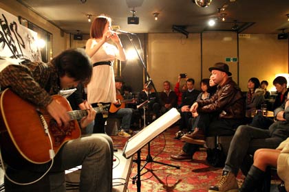  17日に開かれた「オトノハコ」の「東北地方太平洋沖地震チャリティーライブ Think alive」