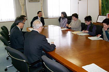 三条市男女共同参画審議会が国定市長に意見書を提出