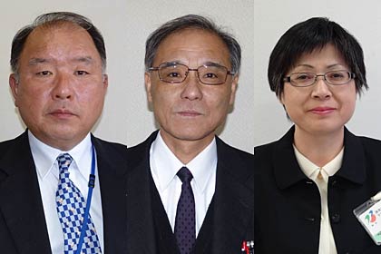 部長卿の昇任で左から都市整備部長に伊藤堅一土木課長、水道局長に本多弥農業員会事務局長、教育次長に小林恵美子子育て支援課長