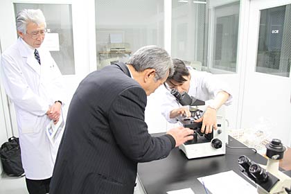  昨年暮れに行った顕微鏡無料開放デーのようす