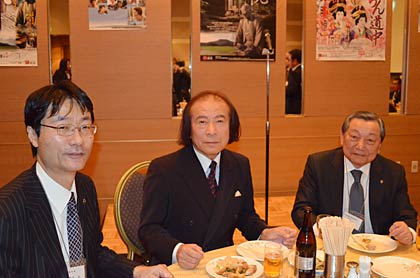 左から鈴木市長、吉池の高橋会長、山崎会頭