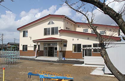 平屋から2階建てになった杉名児童館の正面