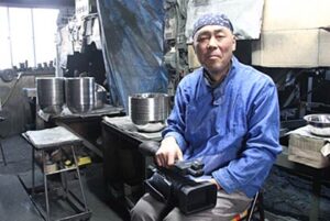 「磨き屋栄治」こと川崎栄治さんが撮りためたビデオ映像から5本を動画投稿サイト「YouTube」にアップロードしてネットから地元燕市の魅力を発信