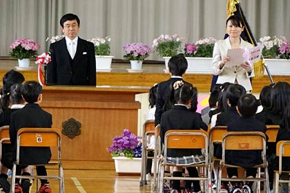 ことし9月に第二中に隣接する新築校舎に移転する一ノ木戸小の現校舎で最後の入学式