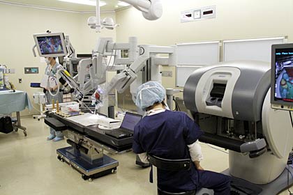済生会三条病院が県内で初めて導入した内視鏡手術支援ロボット「ダ・ヴィンチ」