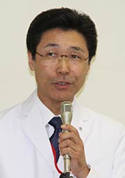 「新潟県でロボット支援手術を最初にやるのは当院の使命」と話す郷院長