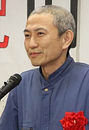 改修工事のアドバイスにあたった平山長岡造形大学教授