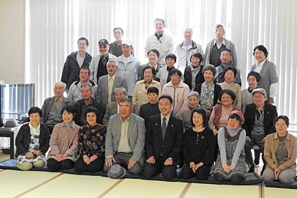 国定市長を囲んで記念撮影
