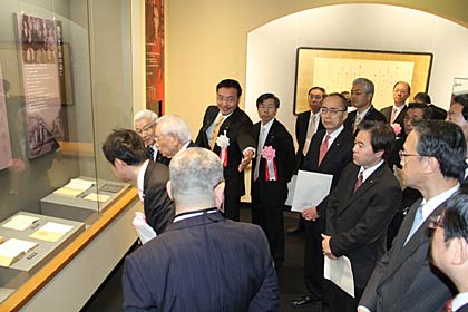 リニューアルされた館内を見学