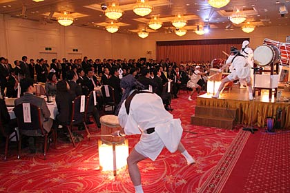 22日開かれた燕三条青年会議所の創立15周年記念式典と記念祝賀会