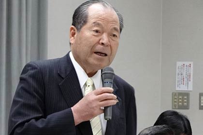 あいさつする三条夏まつり協賛会会長の斉藤三条商工会議所会頭