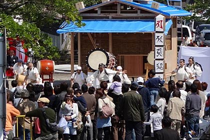 三小相承会の太鼓演奏