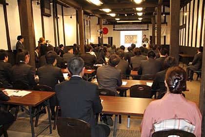 11日開かれた加茂青年会議所の5月例会の真小京都まちづくり推進委員会アワー「目指せ！地域の観光文化へ！」～AKARIBAに観光客を！～