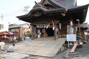 19、20日と燕・戸隠神社で春季例大祭、神輿行列は後継者がなく行列をとりやめるが昨年の大幅自粛から2年ぶりににぎやかな春祭りが復活