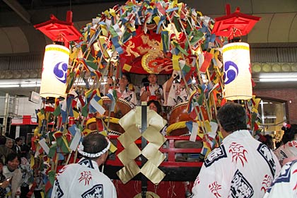 横町万灯組の万灯