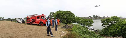  現場付近の捜索のようす