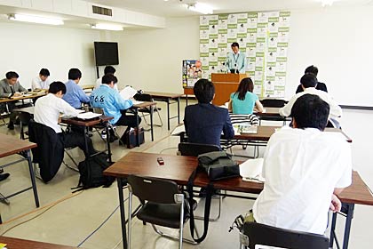 会見のようす