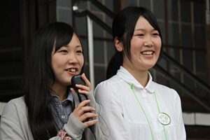 司会の人材育成もかねて三条マルシェのステージイベントで初めてマルシェ部の高校生が司会デビュー