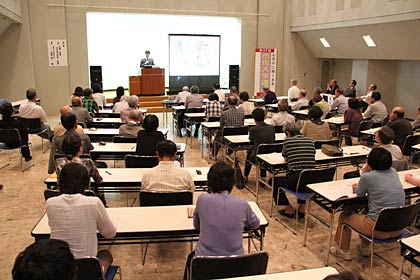  受講生約130人のうち約80人が受講した