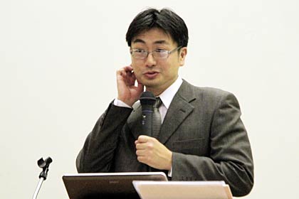  加茂市公民館主催市民大学講座第3回「仏像・神像　文化財の保存・修復」で講演する仏像文化財修復工房代表の松岡誠一さん