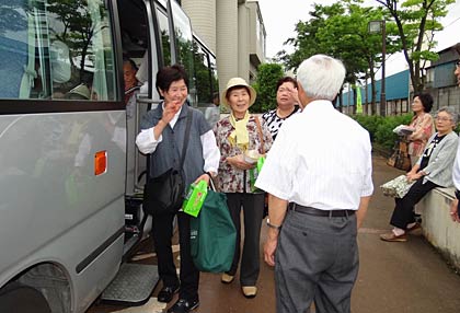 短い滞在で再び別れを告げて弥彦温泉へ向かう「ソレイユ会」