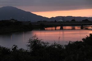 1年で最も昼が長い「夏至」だった21日の三条は、曇り空で最高気温は5月中旬並みの21.2度にとどまる