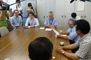 三条市に震災がれきの広域処理を行わないよう申し入れる三条市福島新田甲自治会