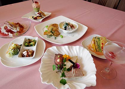 燕三条地場産業振興センターが運営する「レストランメッセピア」が7、8の2日間、1日30食限定で提供する地産地消にこだわった「じばさんディナー」
