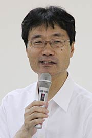  皮切りの話をする鈴木市長