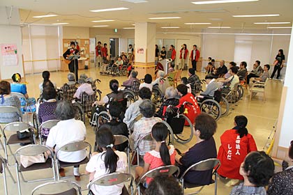 15日開かれた「いっぷく2番館祭り」