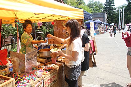  16日に三条市グリーンスポーツセンターを中心に開かれた「7・13水害を忘れない」がコンセプトの野外フェス「大崎祭」