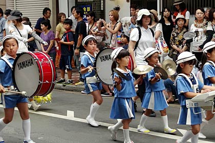 子どもたちによる音楽パレード
