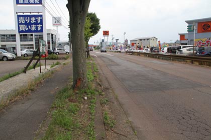  事故現場付近の市道
