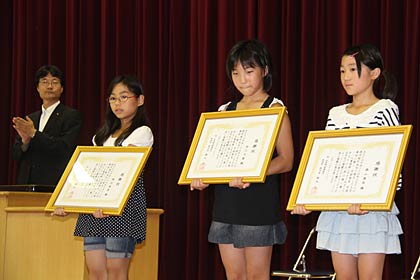 左から野沢さん、森山さん、皆川さん